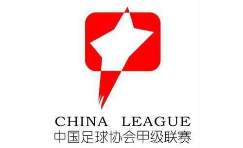照片中,秦昊文艺型男范儿十足,与高圆圆的女神范儿十分契合,二人在纽约街头挽手散步,像极了一对“老夫老妻”。